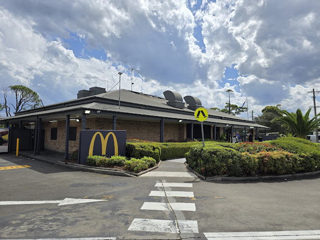 McDonald's Blaxland - Hospitality and gastronomy