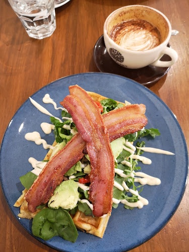 Comentarii opinii despre Waffle On Cafe