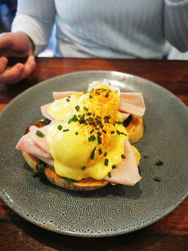 Opinii despre House of Hubert în Tugun - Hospitality and gastronomy