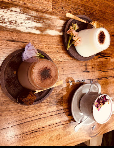 FLOVIE FLORIST CAFE - Carlton