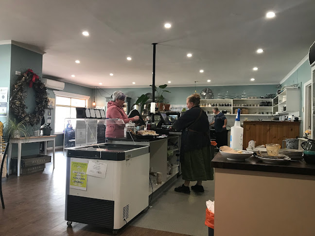 Comentarii opinii despre Moon Lily Kitchen and Cakes