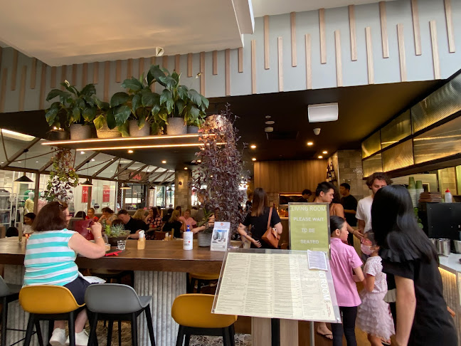 Comentarii opinii despre The Living Room Café