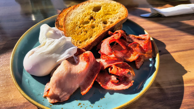 WatersEdge Seafood Restaurant - Hospitality and gastronomy