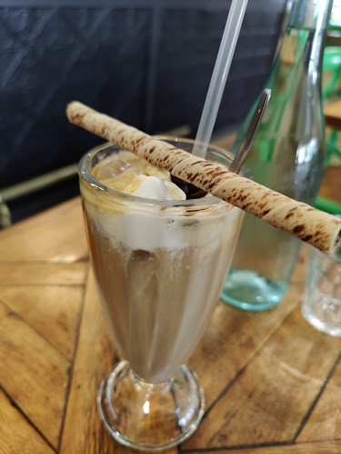 Neesh Bar - Hospitality and gastronomy