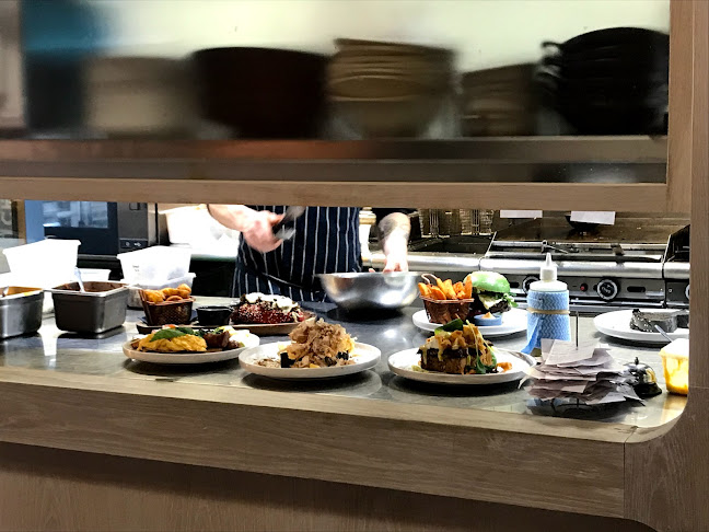 Comentarii opinii despre The Crux & Co.