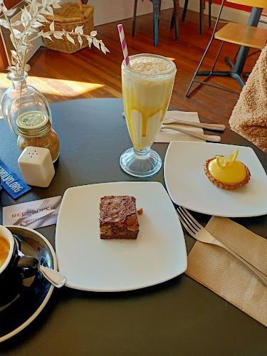 Comentarii opinii despre The Parade Cafe