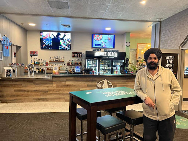 Moonee Beach Hotel - Hospitality and gastronomy