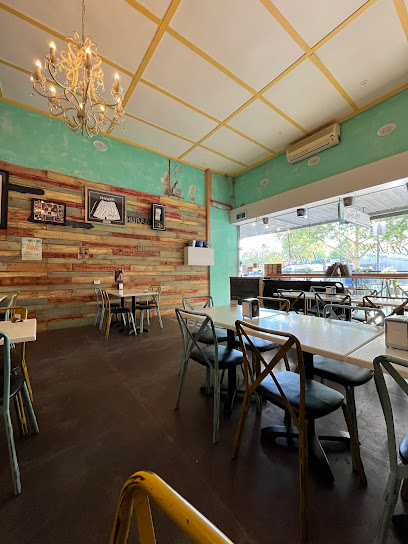 Barca.Love - American BBQ & Bar