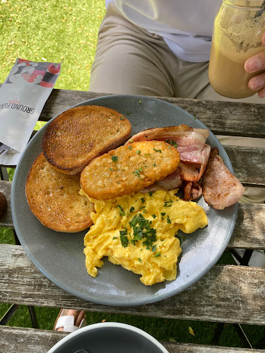 Comentarii opinii despre White Picket Coffee House