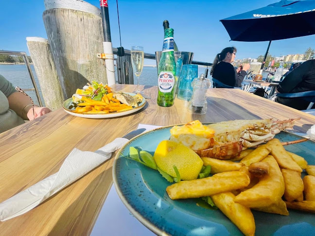 WatersEdge Seafood Restaurant - Hospitality and gastronomy