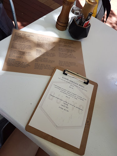 396 Peel St, Tamworth NSW 2340