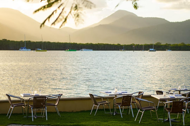 Mondo on the Waterfront - Hospitality and gastronomy