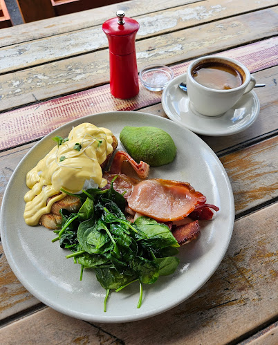 Larry's - Hospitality and gastronomy