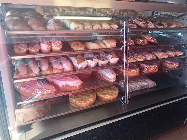 Butterfingers Bakery - Hospitality and gastronomy