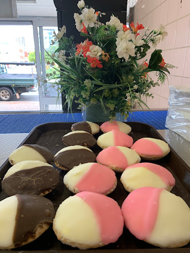 Opinii despre Lee's Cakes & Pastries Bakery Palm Beach în Palm Beach - Hospitality and gastronomy