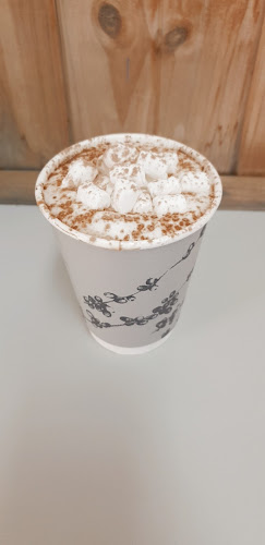 Peaches & Cream Coffee at Glenview Bar - Hospitality and gastronomy