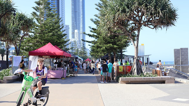 Surfers Paradise Beachfront Markets - Hospitality and gastronomy