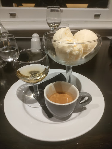 Hickory's Restaurant & Bar