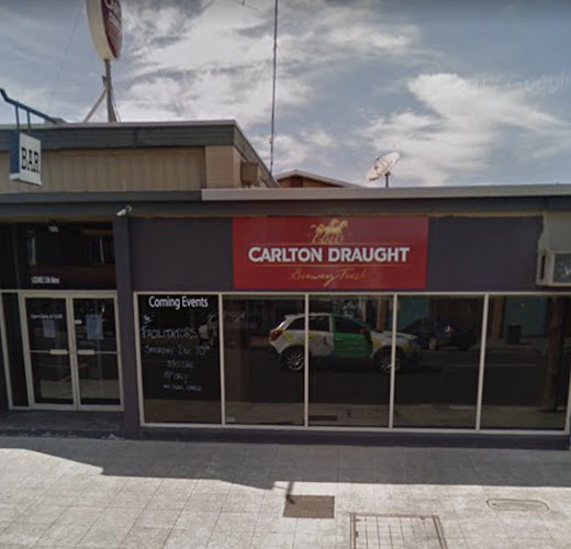 Newborough Pub - Moe