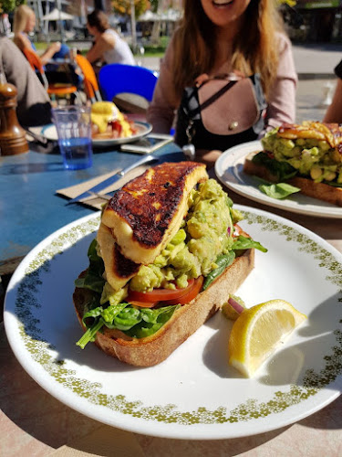 Opinii despre Machine Laundry Cafe în Battery Point - Hospitality and gastronomy