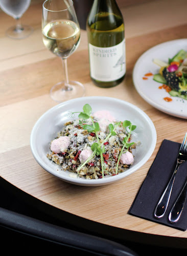 Opinii despre Long Shot în Docklands - Hospitality and gastronomy