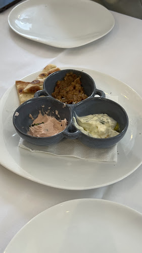 Opinii despre Santorini Restaurant Grill Bar în Newstead - Hospitality and gastronomy