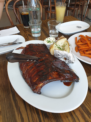 Hurricane's Grill Darling Harbour - Sydney