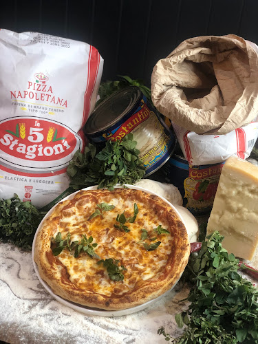 Love Italy Restaurant & Bar - Surfers Paradise Beach - Hospitality and gastronomy