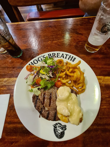 Hog's Breath Cafe Gladstone - Hospitality and gastronomy