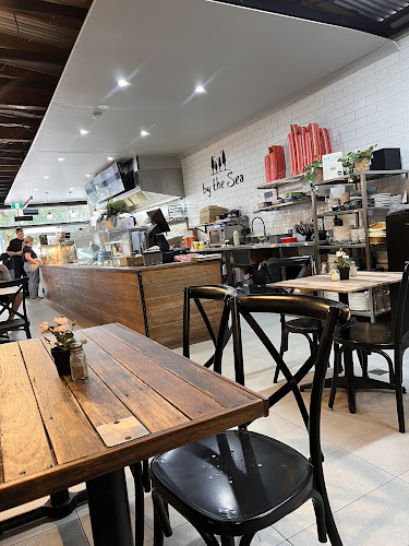 Comentarii opinii despre By The Sea Fish n Chips & Burgers