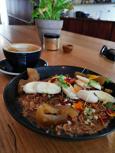 Comentarii opinii despre WoodHouse Cafe