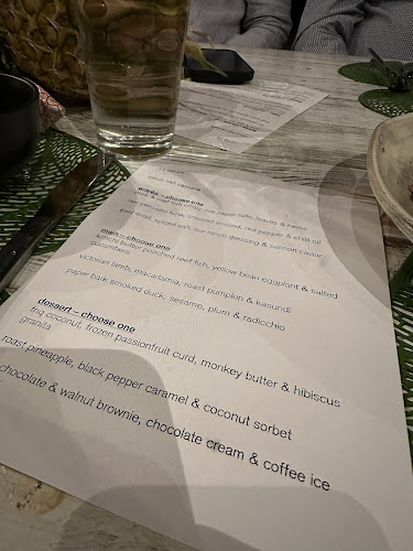 1 Veivers Rd, Palm Cove QLD 4879