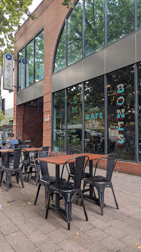 Opinii despre Sweet Bones Bakery and Cafe Braddon în Braddon - Hospitality and gastronomy