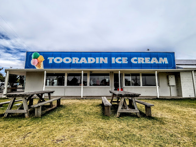 Opinii despre Tooradin Icecream Shop în Melbourne - Hospitality and gastronomy