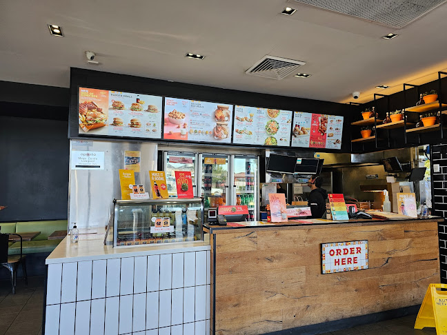 Opinii despre Oporto Liverpool Megacentre Drive Thru în Liverpool - Hospitality and gastronomy