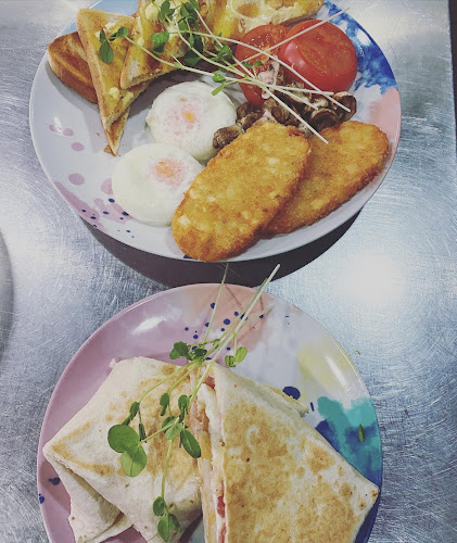 Comentarii opinii despre Cafe Four