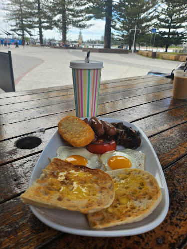 Euro Bean Cafe & Bar - The Entrance