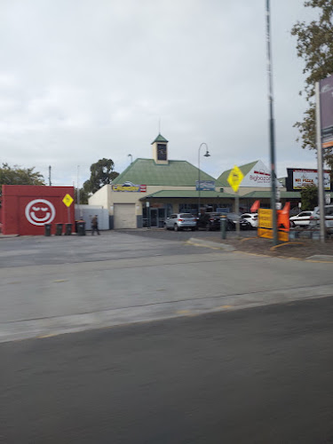 Bluebay Fish Shop - Hospitality and gastronomy