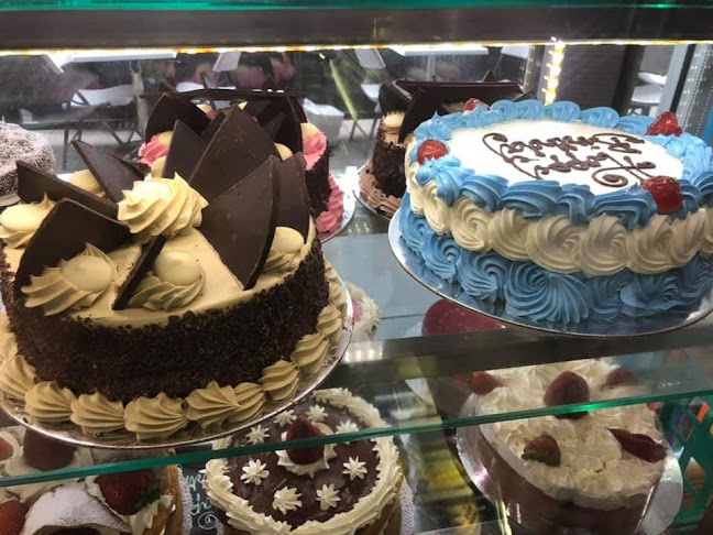 Buddy's Hot Bread - Hospitality and gastronomy