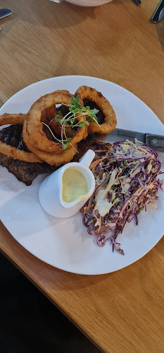 Huon Hill - Hospitality and gastronomy