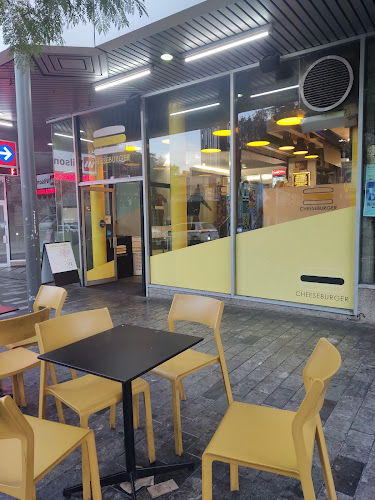 Opinii despre Cheeseburger Adelaide în Adelaide - Hospitality and gastronomy