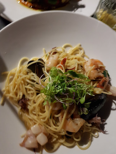 Comentarii opinii despre Left Bank Melbourne Restaurant & Cocktail Bar