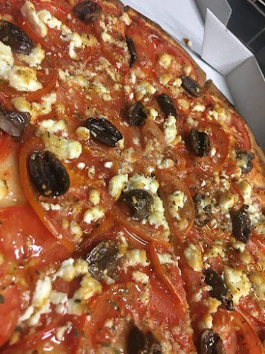 Comentarii opinii despre Plain Jane Pizza N Shakes