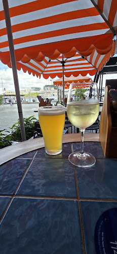 Henley's Bar & Kitchen