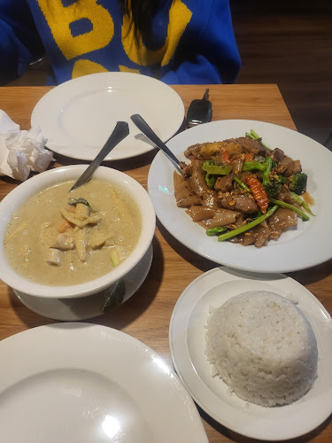 92 Chilli Basil Thai Restaurant - Hospitality and gastronomy