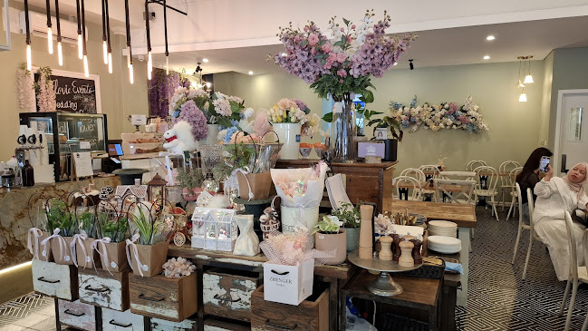 FLOVIE FLORIST CAFE - Hospitality and gastronomy