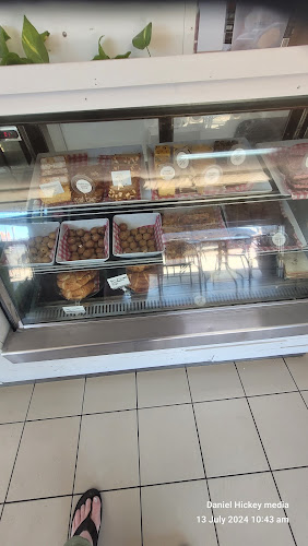 Crave Food & Juice Bar - Emerald