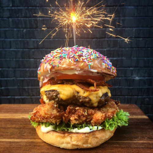 Comentarii opinii despre Monroe's Burgers & Beers