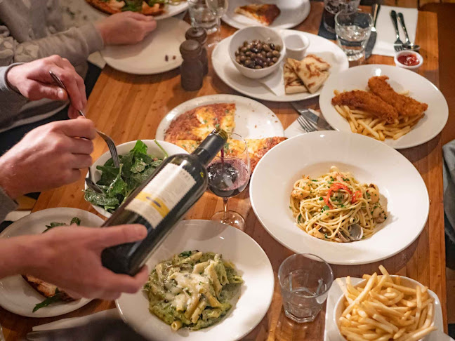 Clogs Pizza Restaurant (Bendigo) - Bendigo