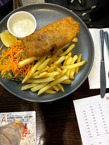 Golden Beach Tavern - Caloundra